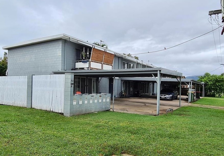 2/32 Carr St, Hermit Park, QLD 4812