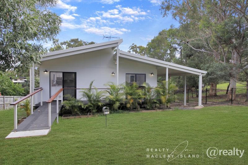 28 Warama St, Macleay Island, QLD 4184