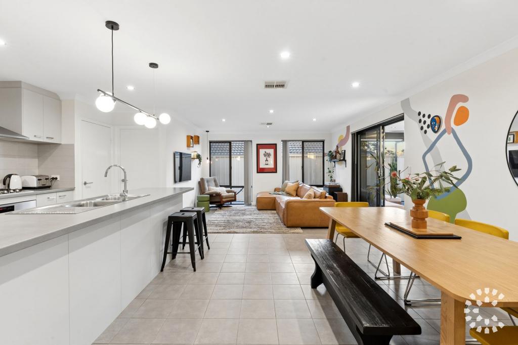 1/8 Doust St, Hilton, WA 6163