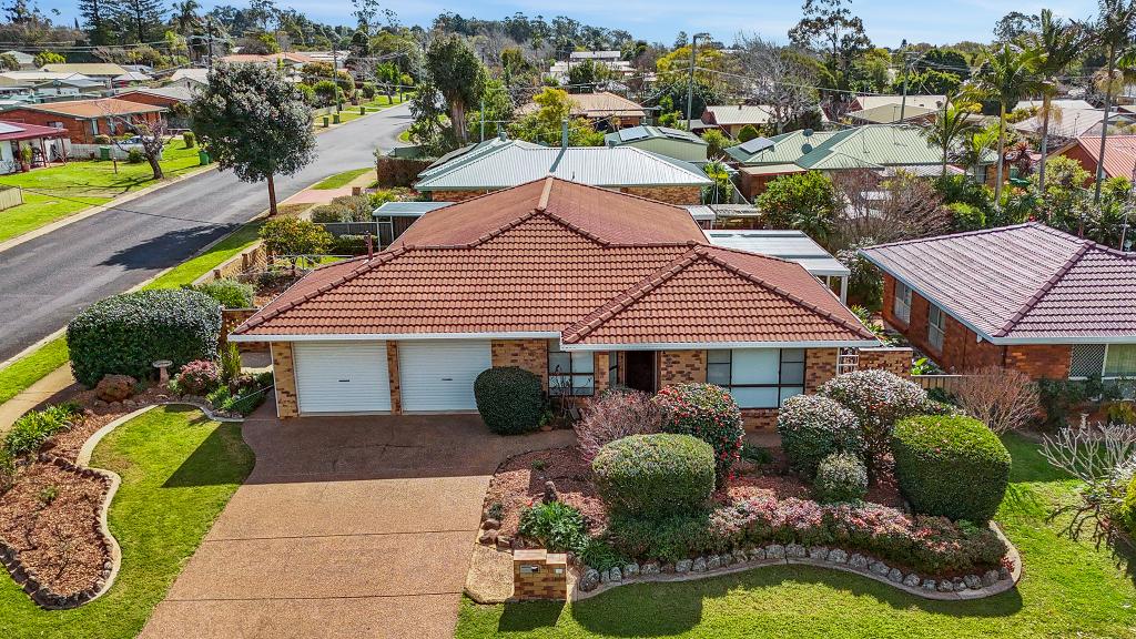 13 Barooga Ct, Wilsonton Heights, QLD 4350