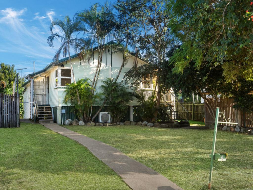 4 LOGAN ST, NORTH BOOVAL, QLD 4304