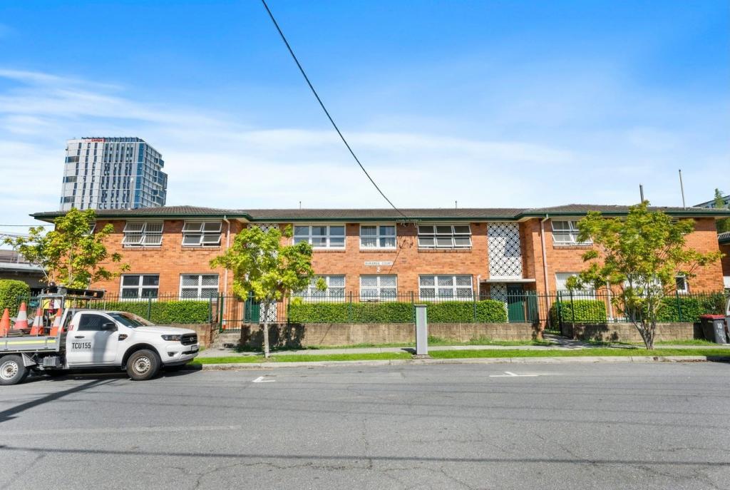 7b/2 Carl St, Woolloongabba, QLD 4102