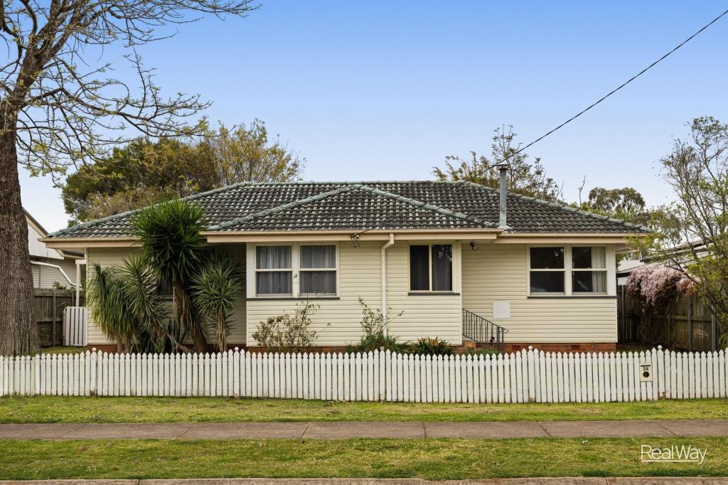 14 Gleeson Cres, Harlaxton, QLD 4350