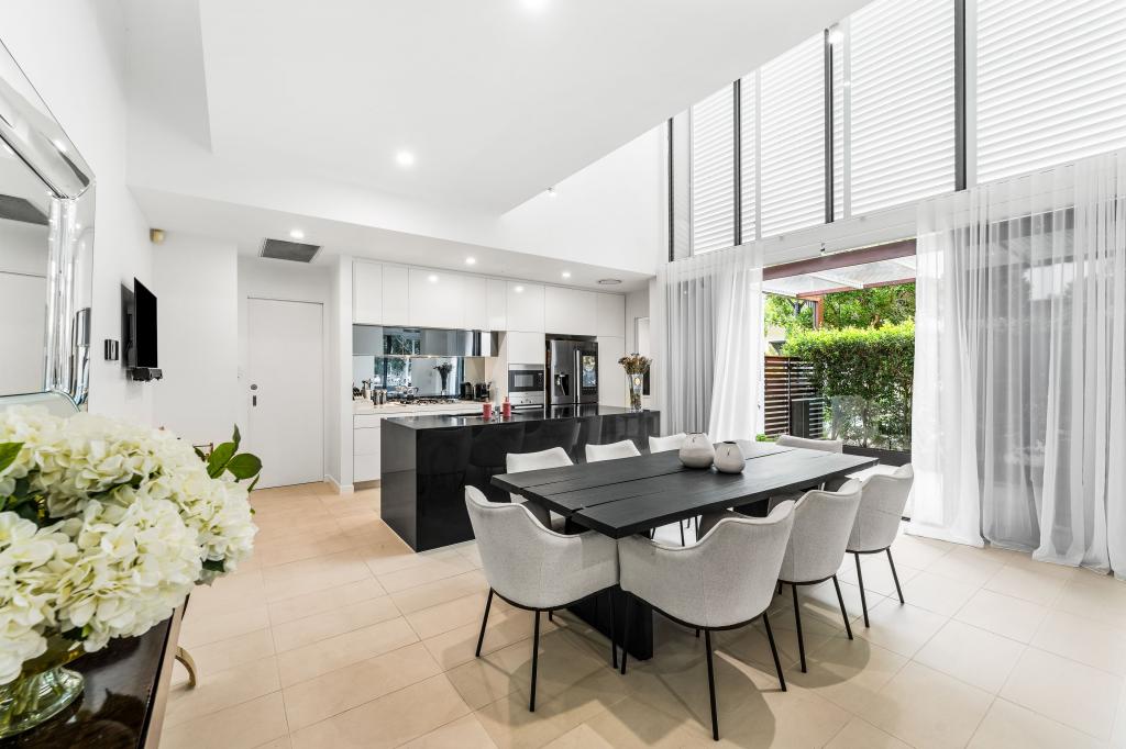 22 River Vista Way, Paradise Point, QLD 4216