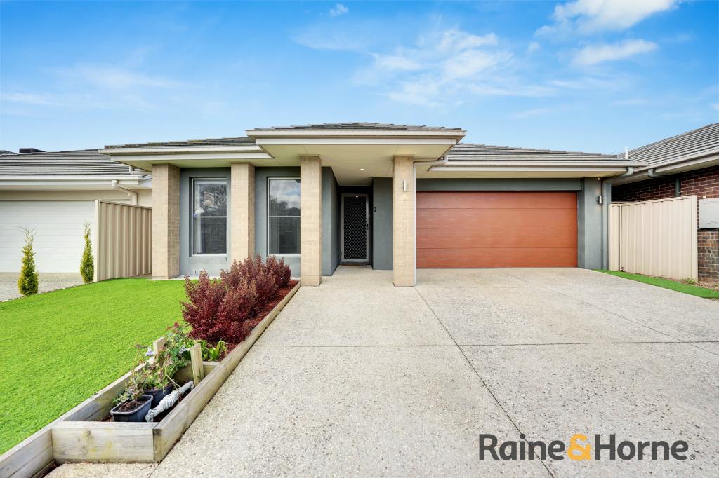 5 PASHANGER CT, PAKENHAM, VIC 3810