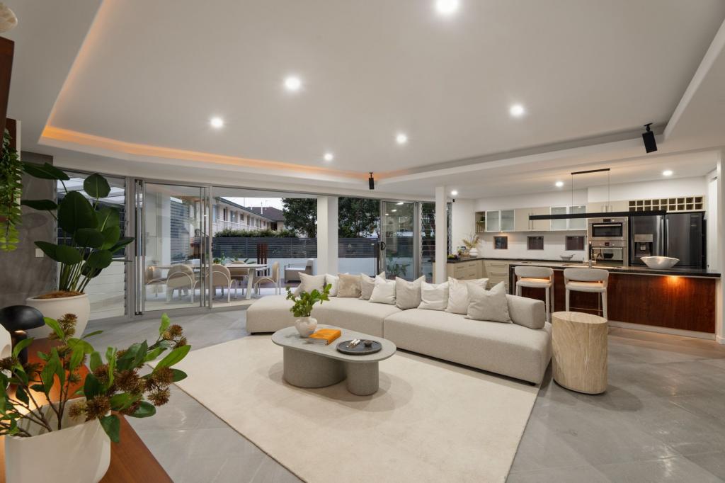 2/44 Tamborine St, Mermaid Beach, QLD 4218