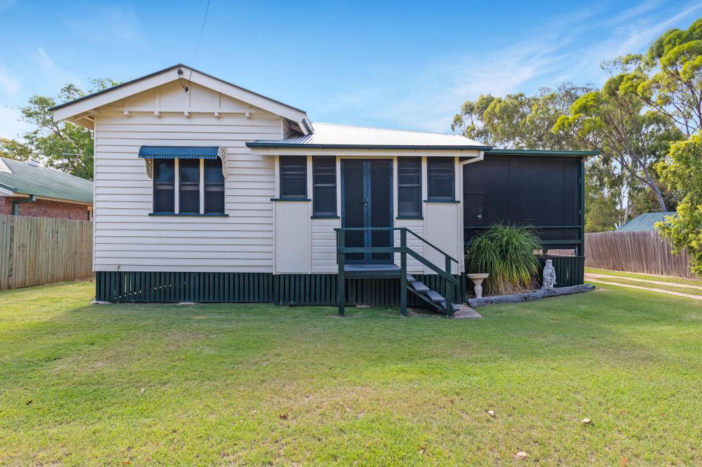 4 Mason St, Oakey, QLD 4401