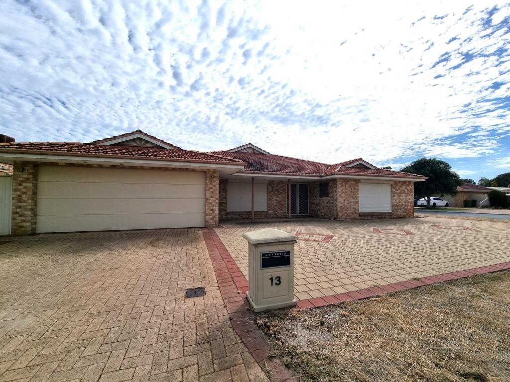 13 ENGLESWOOD ARC, CANNING VALE, WA 6155