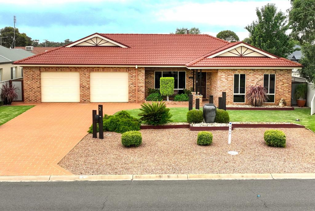 2 STROMNESS CT, MOAMA, NSW 2731