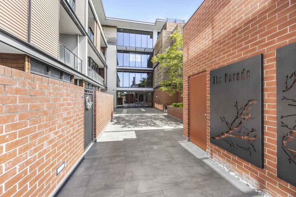 203/18 Wendouree Pde, Lake Wendouree, VIC 3350