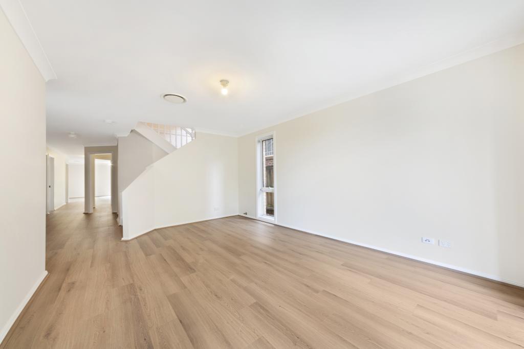 36 Ravensbourne Cct, Dural, NSW 2158