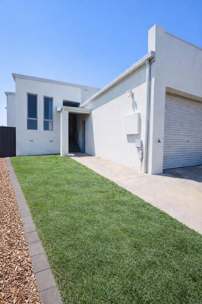 1/18 Breen Pl, Jerrabomberra, NSW 2619