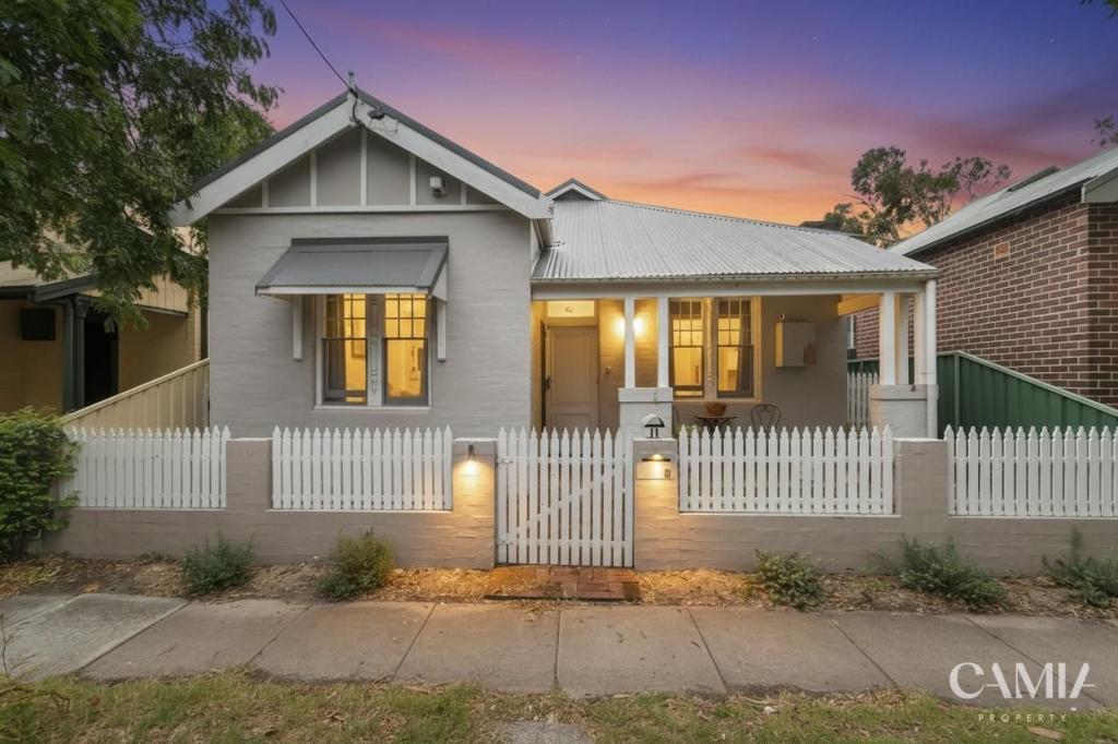 4 Greaves St, Mayfield East, NSW 2304