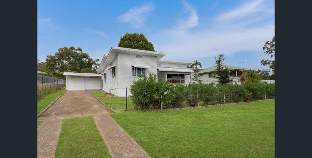 3 Duce St, Bundamba, QLD 4304