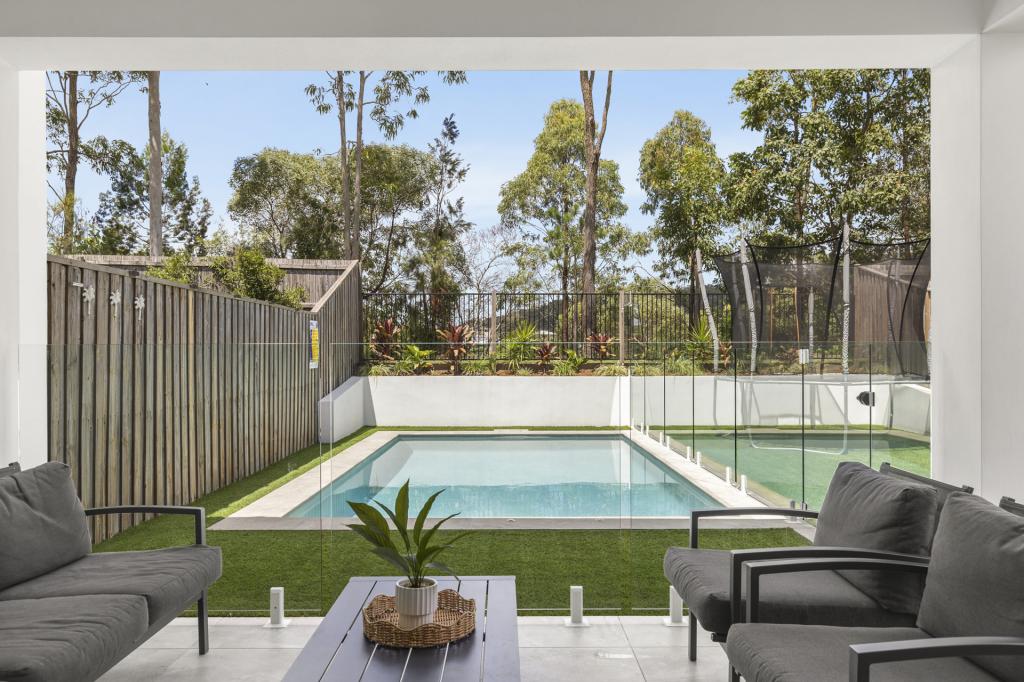 2/22 CARMEN CT, OXENFORD, QLD 4210