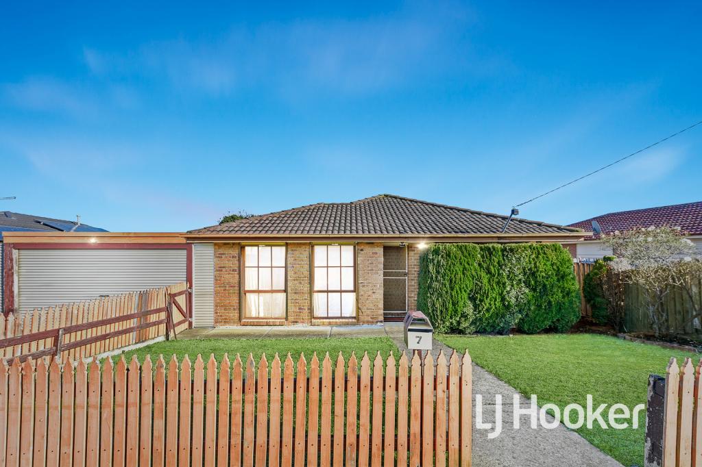 7 EMMA CT, HAMPTON PARK, VIC 3976