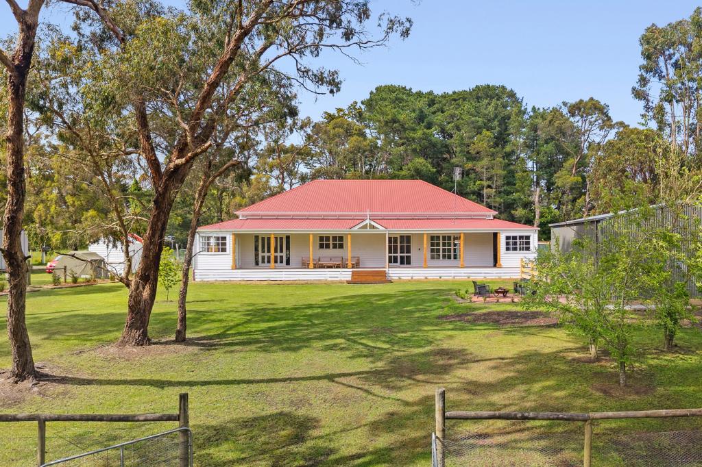 28 Bowen St, Woodend, VIC 3442