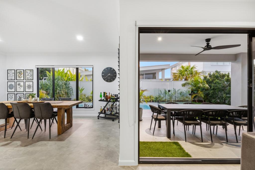 9 Shoalwater Cct, Pelican Waters, QLD 4551