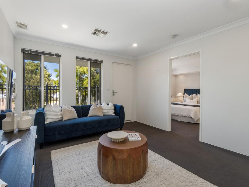 4 Miami Lane, Clarkson, WA 6030