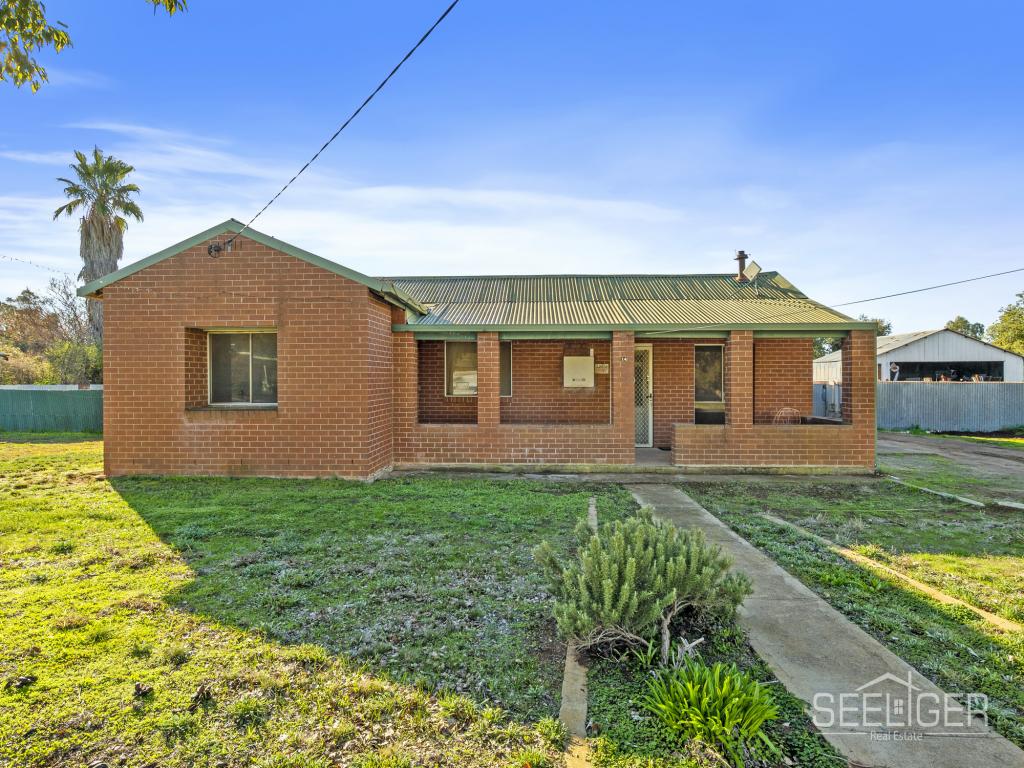 14-16 Young St, Oaklands, NSW 2646