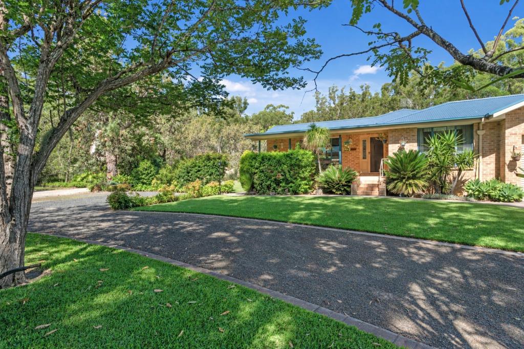 16 THORNE ST, LAKE CONJOLA, NSW 2539