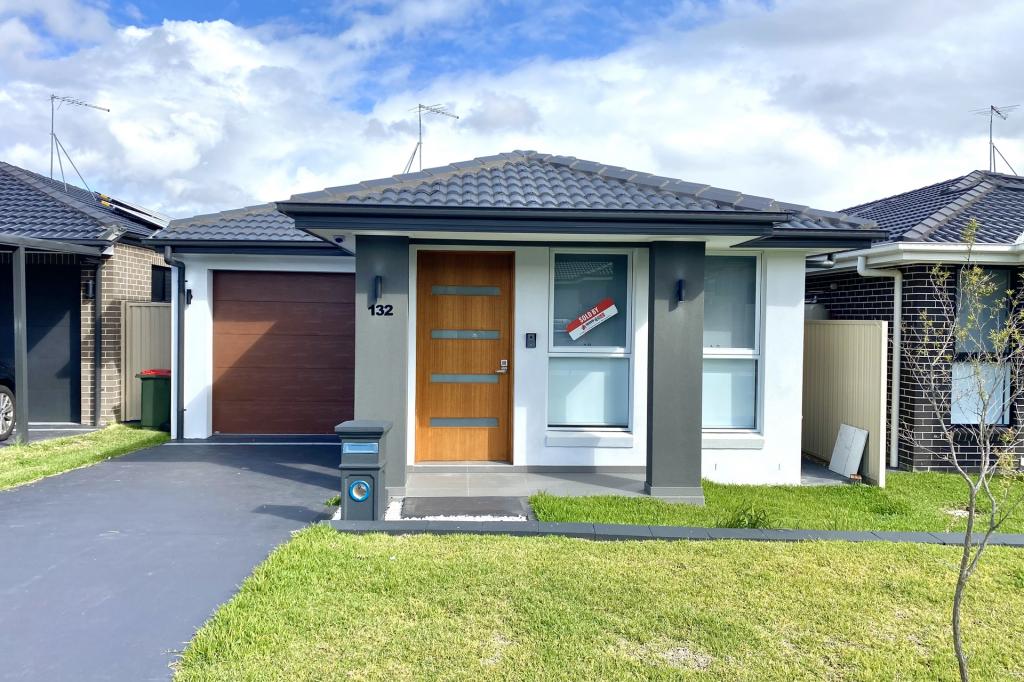132 BEAUCHAMP DR, THE PONDS, NSW 2769