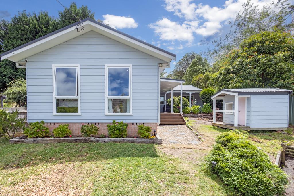 20 Hill St, Wentworth Falls, NSW 2782