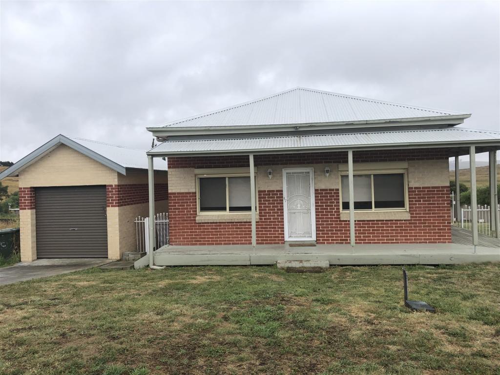 34 Johnston Cres, Blayney, NSW 2799