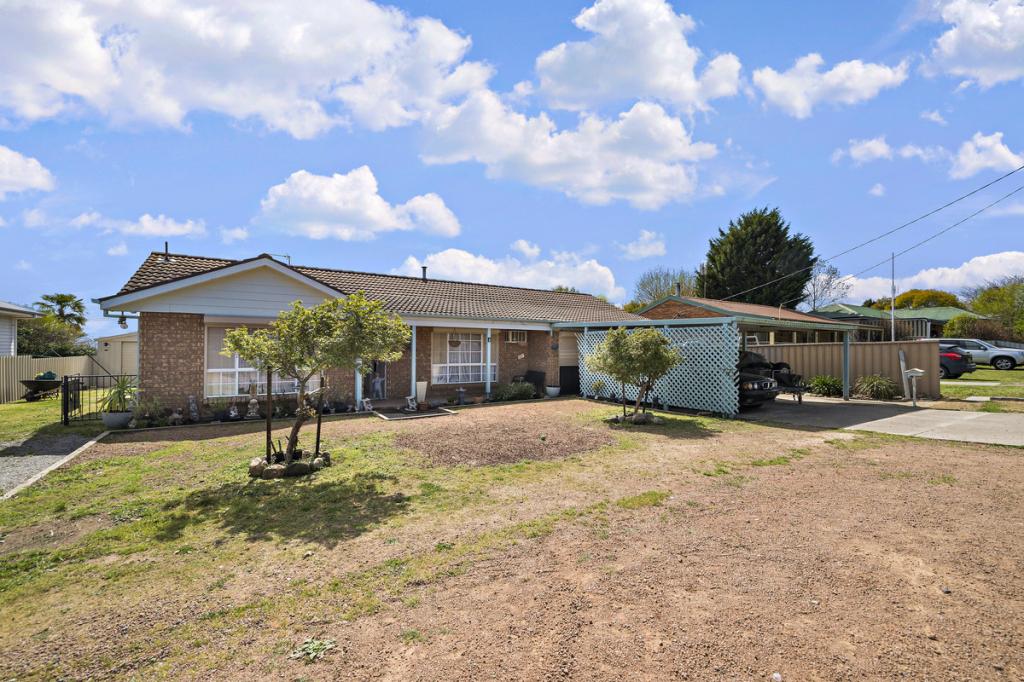 4 CASTOR ST, YASS, NSW 2582