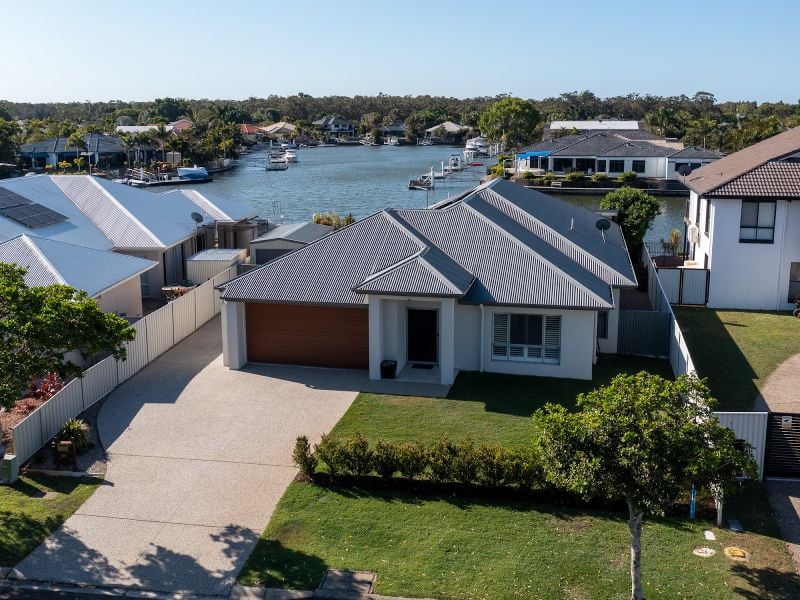 135 Voyagers Dr, Banksia Beach, QLD 4507