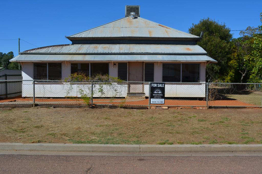 82 Crane St, Longreach, QLD 4730