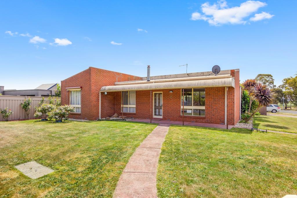 2 CHARLES DR, CARDIGAN VILLAGE, VIC 3352