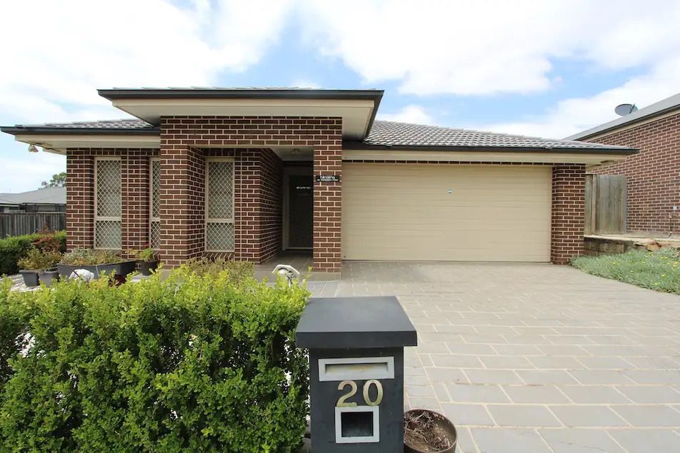 20 Tottenham Pl, Glenfield, NSW 2167
