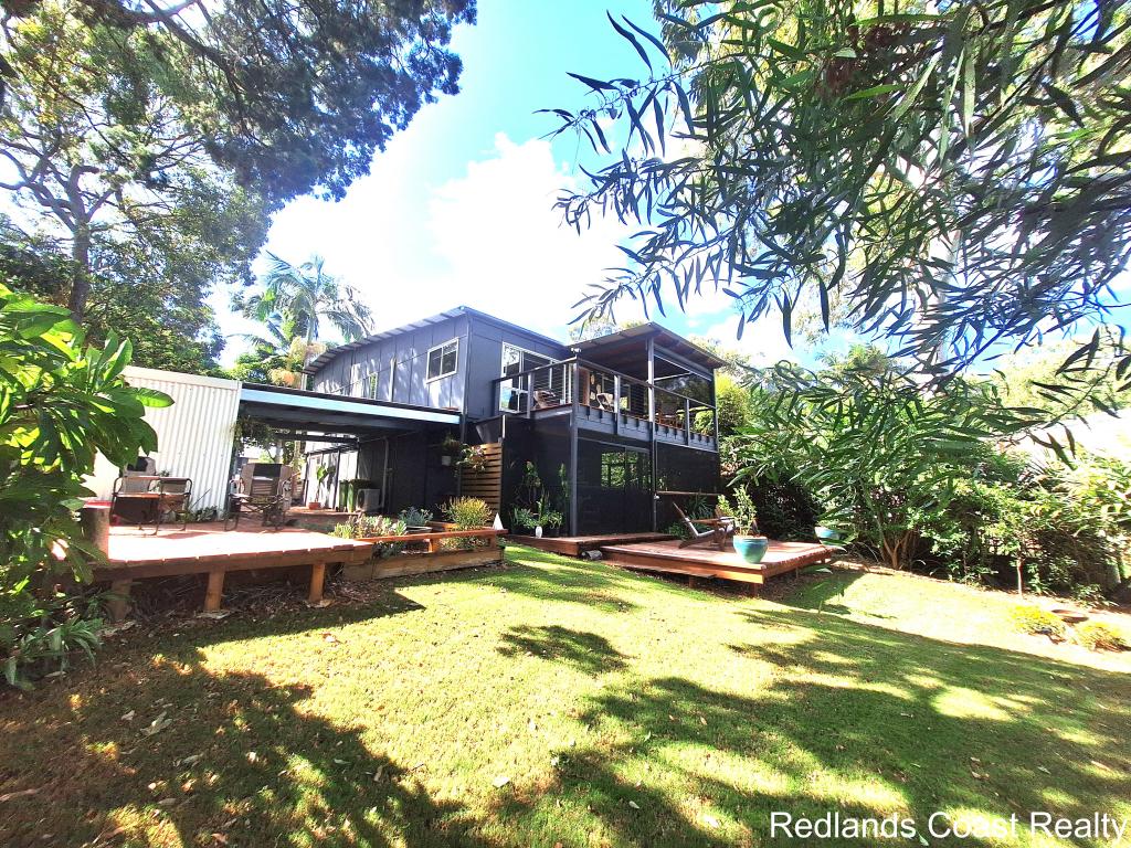 2 Waterside Dr, Macleay Island, QLD 4184