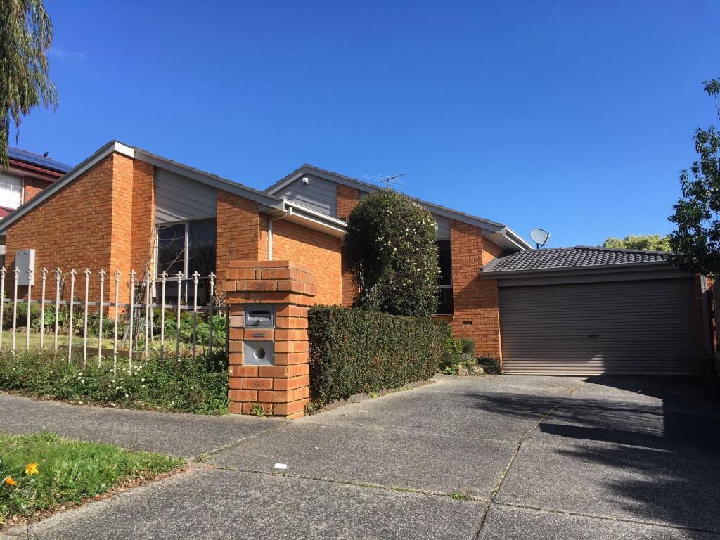 27 Van Der Haar Ave, Berwick, VIC 3806