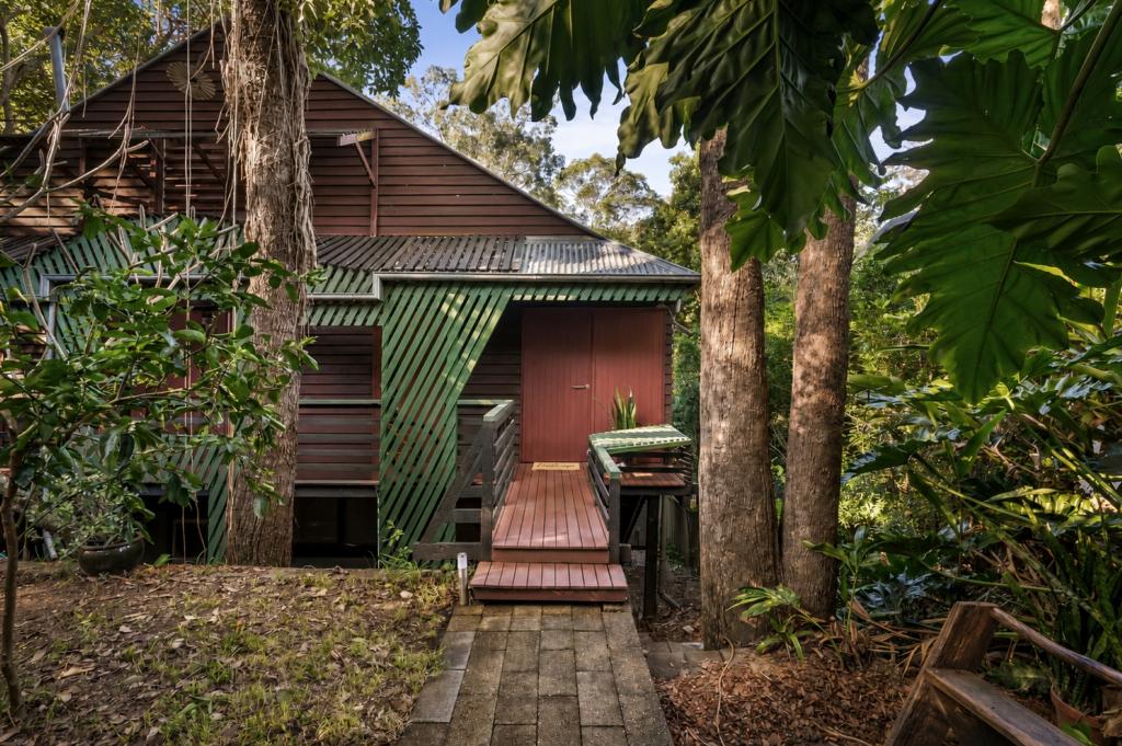 233 Taringa Pde, Taringa, QLD 4068