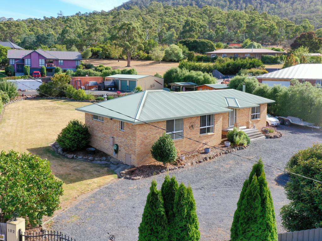 102 Derwent Tce, New Norfolk, TAS 7140