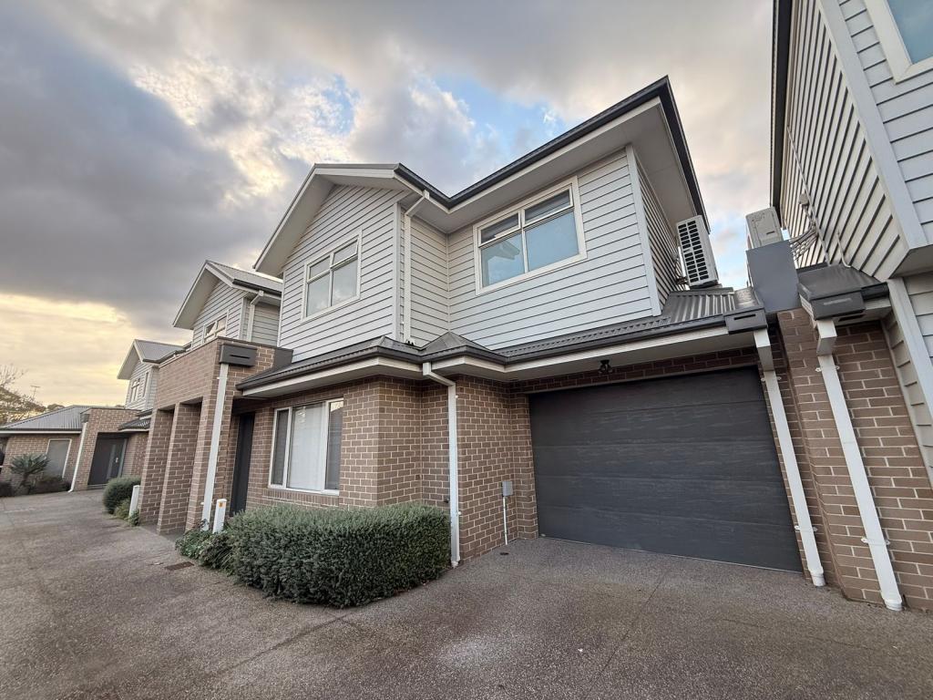 2/17 Hutchinson St, Albion, VIC 3020