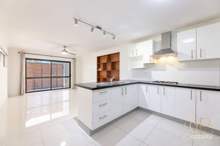 77 Yakola Pde, Alexandra Headland, QLD 4572