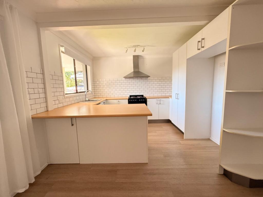 2/9 Wagtail Ct, Burleigh Waters, QLD 4220