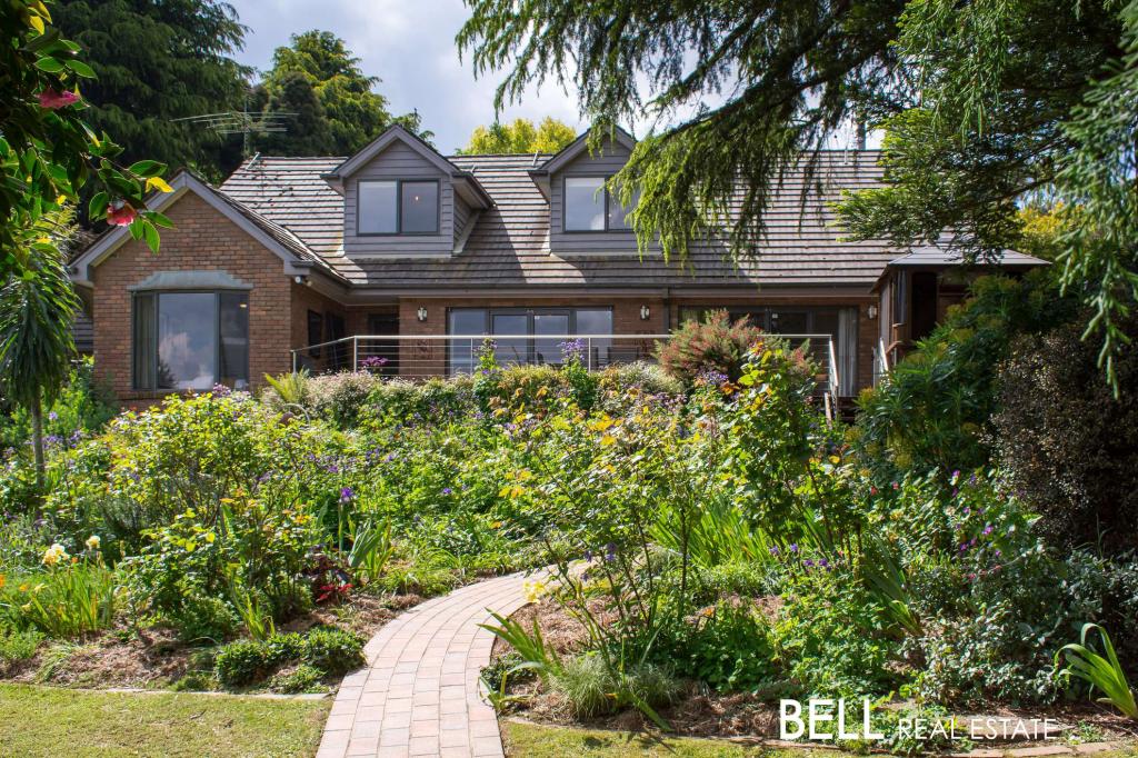 8 RIDGE RD, KALLISTA, VIC 3791