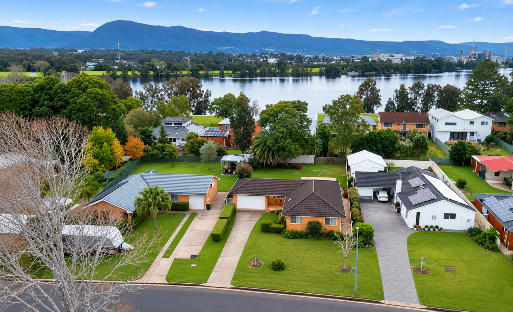 15 Lyrebird Dr, Nowra, NSW 2541
