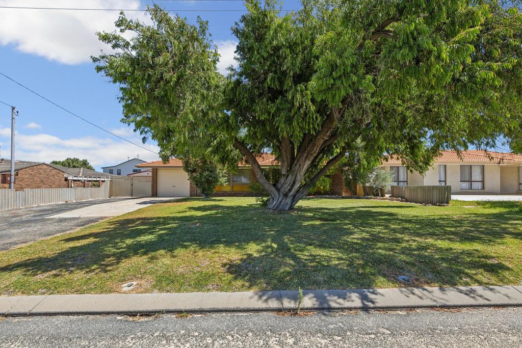 35 Ammon Ave, Ledge Point, WA 6043