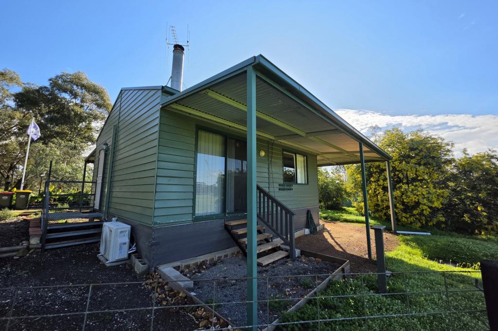 17 Grays Lane, Wedderburn, VIC 3518
