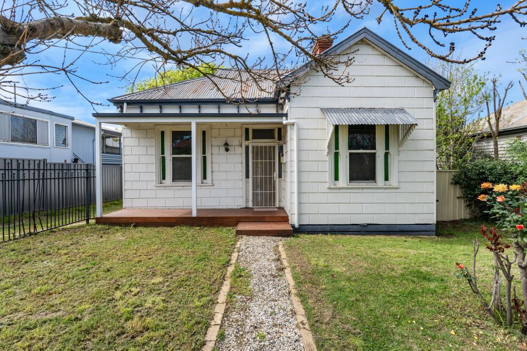 54 OAK ST, SEYMOUR, VIC 3660
