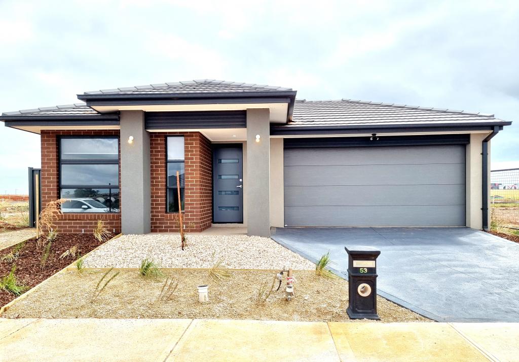 53 Adelong Bvd, Cobblebank, VIC 3338