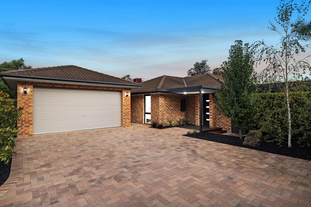 7 HALSBURY DR, ROWVILLE, VIC 3178