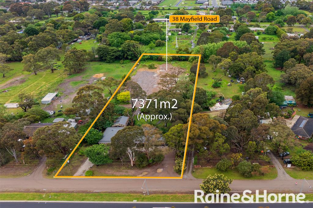 38 MAYFIELD RD, CRANBOURNE EAST, VIC 3977