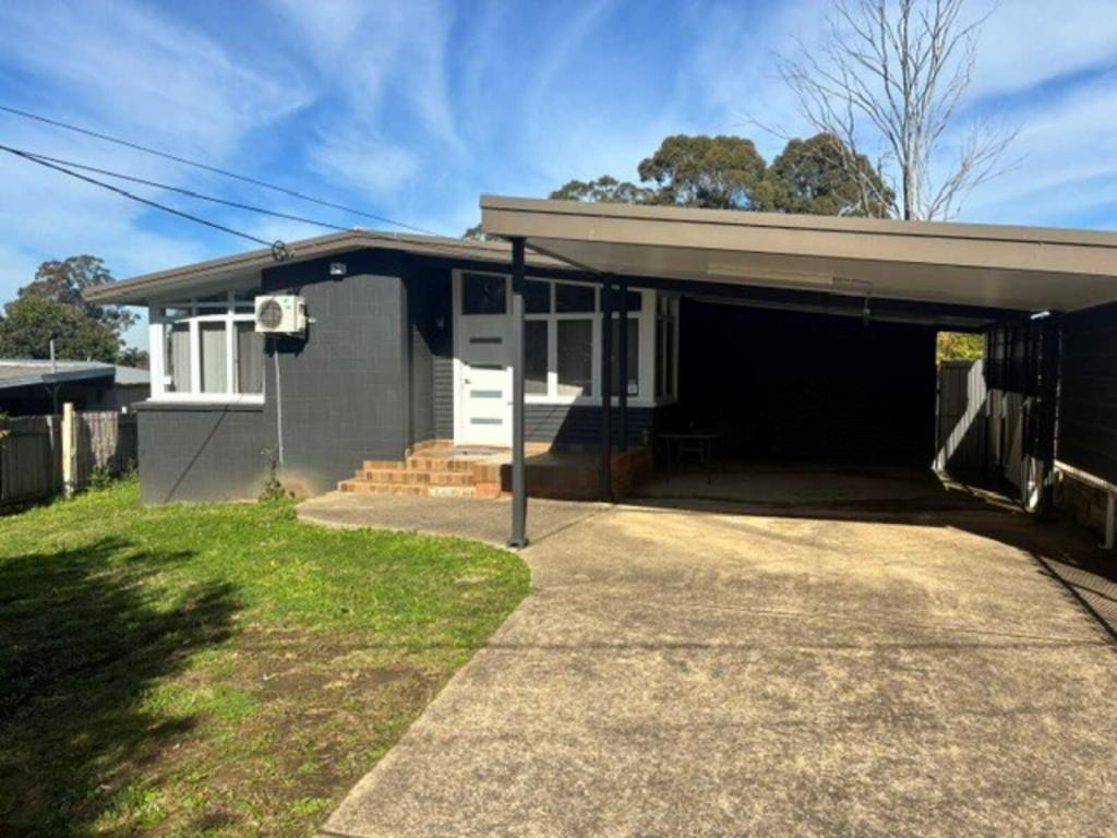 10 Tallara Pl, Busby, NSW 2168