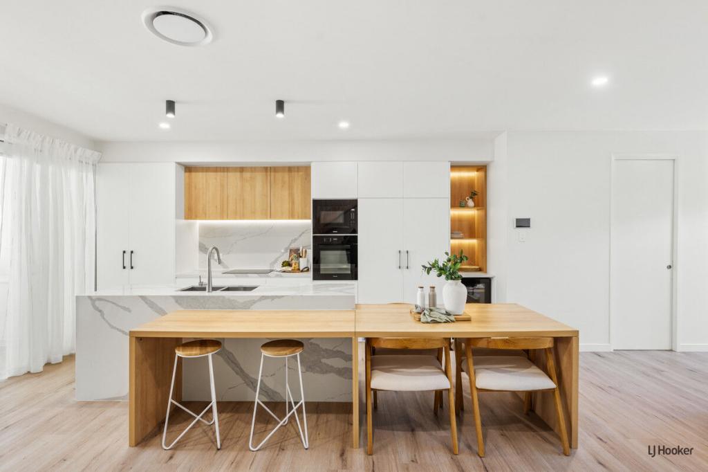 3/8 Miles St, Coolangatta, QLD 4225